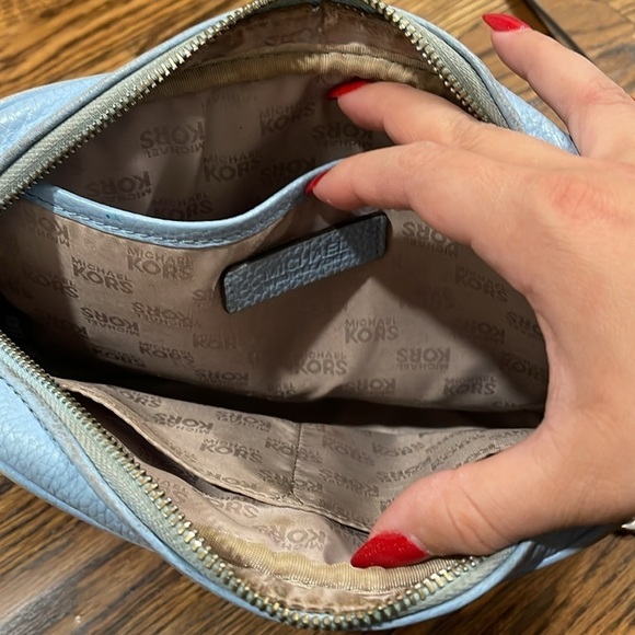Blue Michael kors cross body bag - Picture 3 of 5